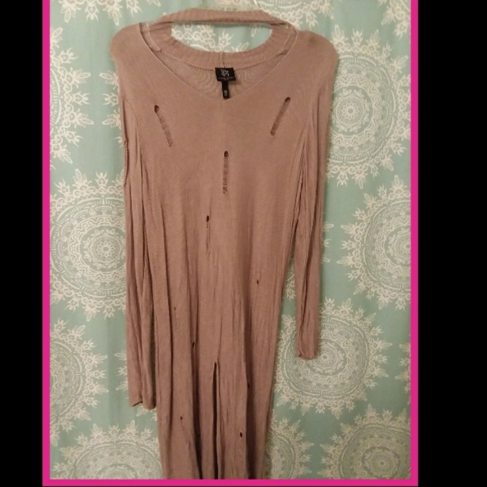 Super cute distressed duster top
